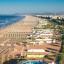 Wanneer kunt u gaan zwemmen in Rimini: zeetemperatuur maand per maand