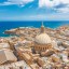 Waar en wanneer kunt u zwemmen op Malta: zeetemperatuur van maand tot maand